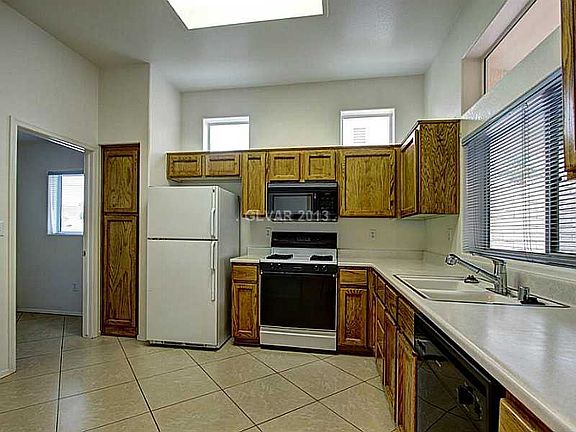5th image of 2533 Lotus Hill Dr
