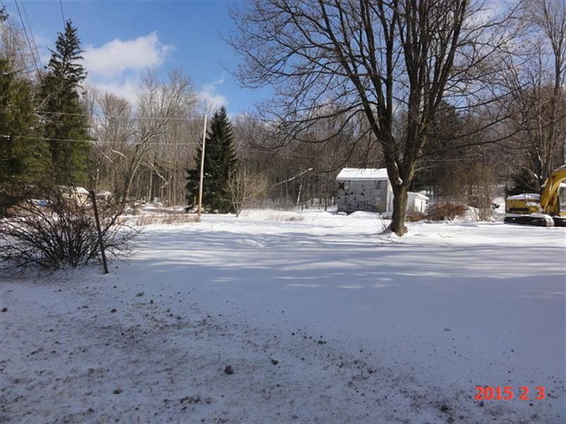2nd image of 136 Spruce Rd
