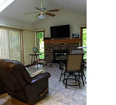 3rd image of 5603 Oakridge Dr