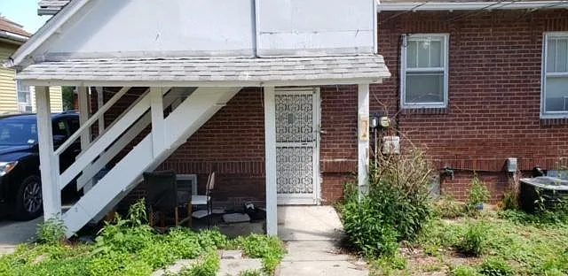 1095 E Wood St — Photo 4