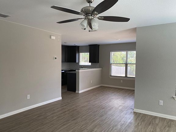 5th image of 603 W Cotter Ave