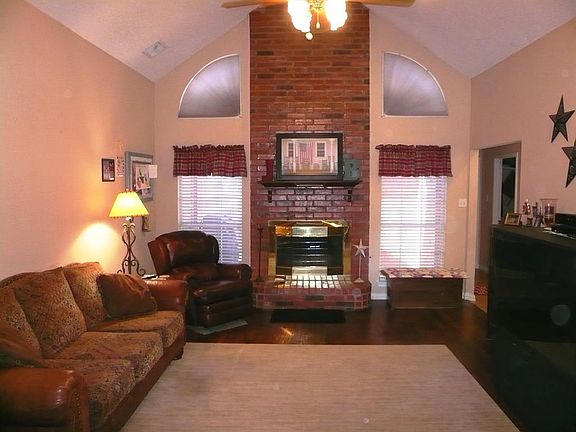 3rd image of 1706 Crosshaven Dr
