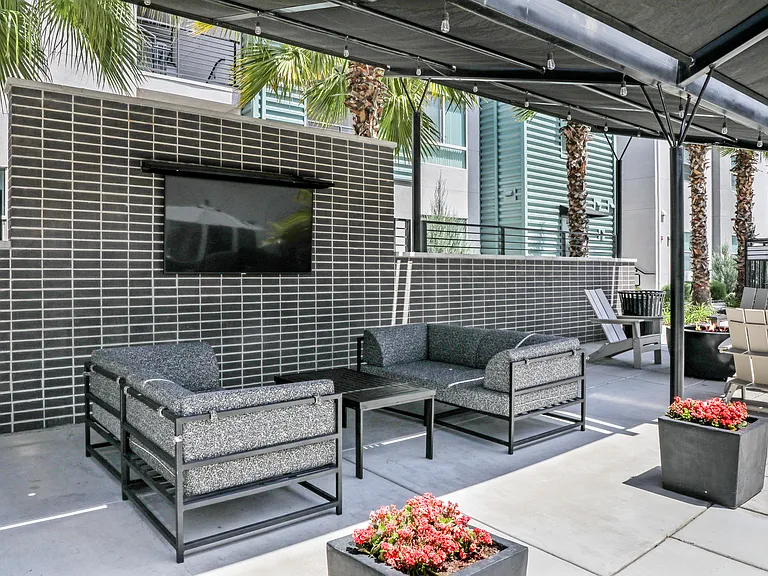 Tesoro Apartments — Photo 20