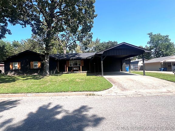 2nd image of 701 Lampton Ln