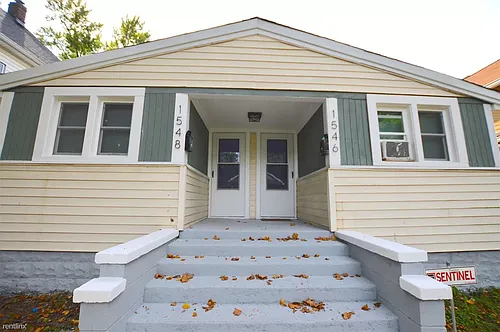 1548 Leonard St Photo 1