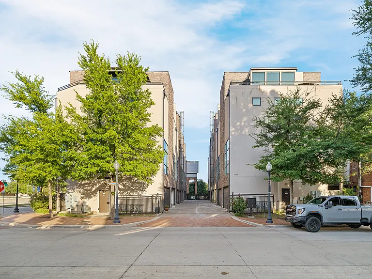 3200 Thomas Ave — Photo 28