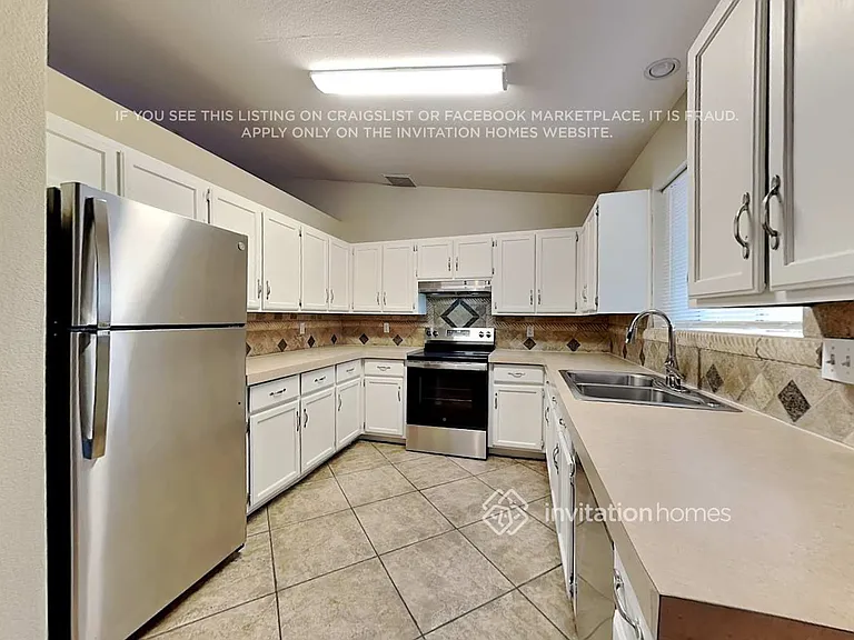 6439 E Albany St — Photo 10