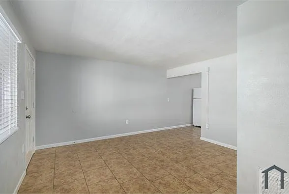 2 bed, 750 sqft, $1,550 — Photo 2