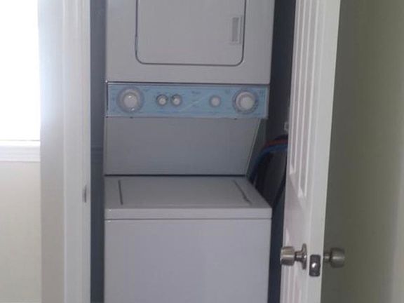 4th image of 1120 Holbrook Ter NE APT 4