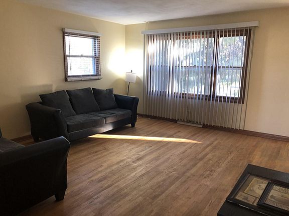 5th image of 5860 Garrett Ln APT 2