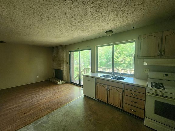 5th image of 1657 Forestedge Dr