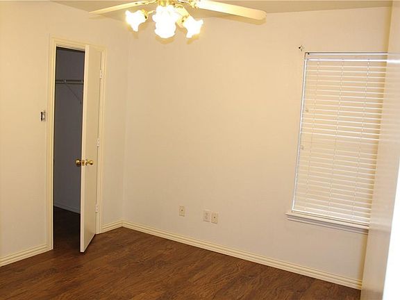 2nd image of 203 Lakehurst Dr