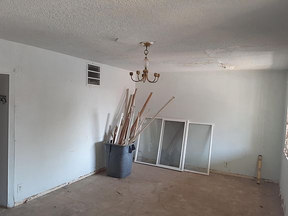 2nd image of 804 S Park St