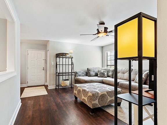4th image of 30 Mathews Dr APT 508