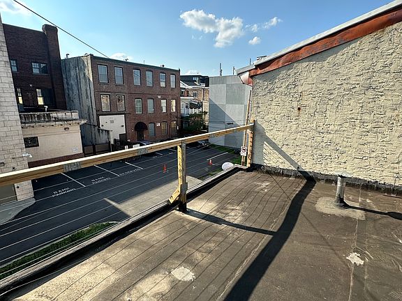 4th image of 175 W Girard Ave #3