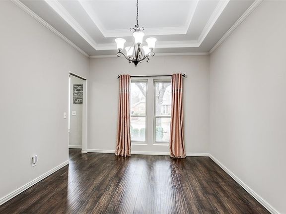 4th image of 1428 Scarborough Ln