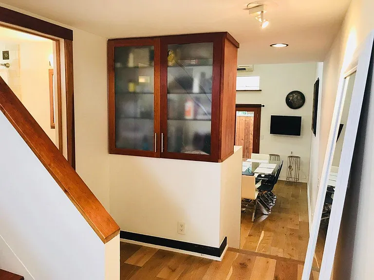 560 Westminster Ave #2 — Photo 5