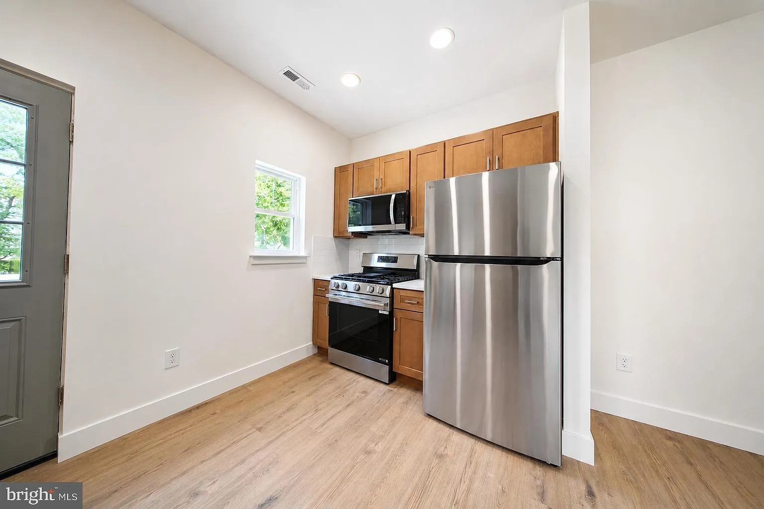 2 bed, 912 sqft, $2,300 — Photo 4