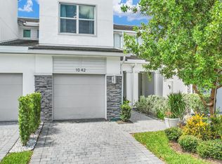 1042 Rio Ct, Pompano Beach, FL 33064