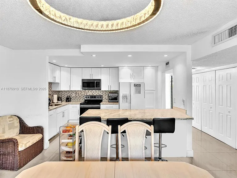 20401 NE 30th Ave #3108 — Photo 7