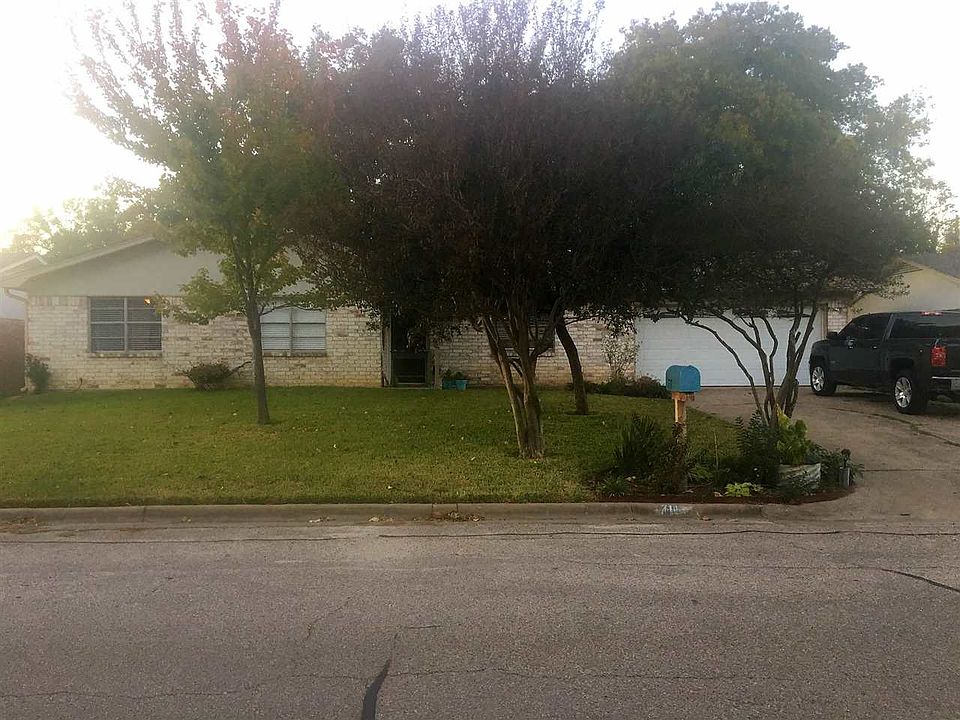 1st image of 711 W Billington Dr