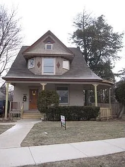 908 Larkin Ave photo 1
