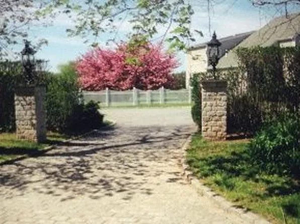 114 Newlight Ln, Water Mill, NY 11976