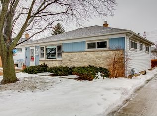 3861 N 93rd St, Milwaukee, WI 53222