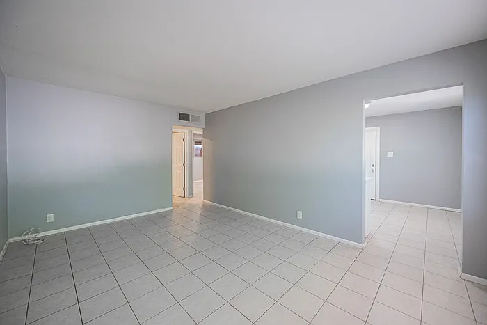 1721 E Sheridan St #D — Photo 2