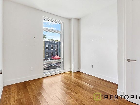 4th image of 310 Graham Ave #407