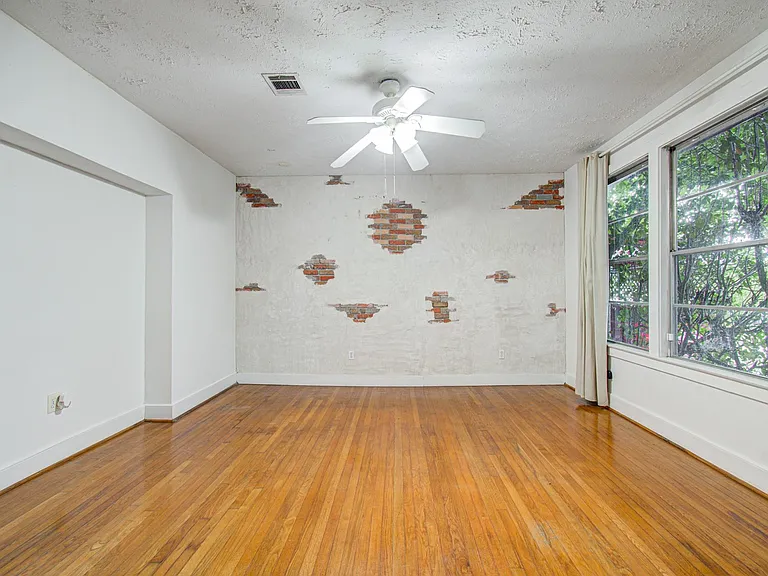 5419 Gulfton St #G — Photo 16