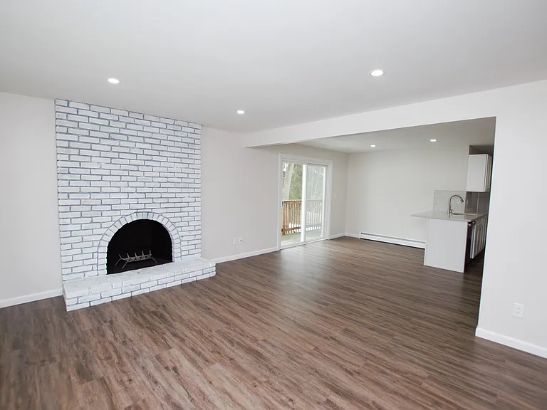65 Linden St #65 — Photo 7