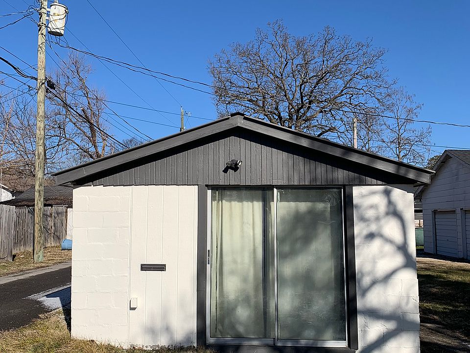 1st image of 401B E Springdale Ave