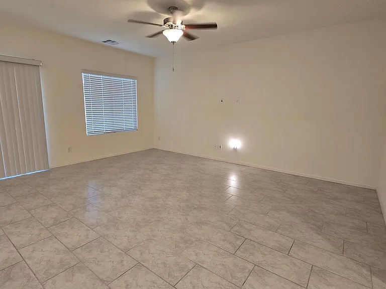 7647 Duran Harbor Ln — Photo 33