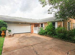 1516 Highland Dr, Alvin, TX 77511
