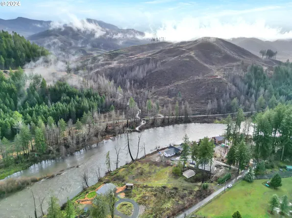 90409 Mountain View Ln, Walterville, OR 97489