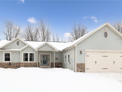 750 Red Fox Cir, Ontario, NY, 14519