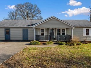 2956 Clover Hill Ridge Rd, Maryville, TN 37801