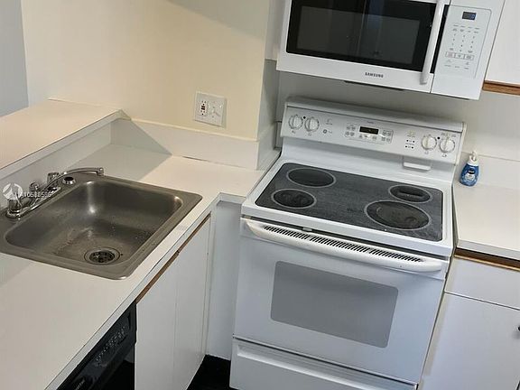 4th image of 770 Claughton Island Dr #S1
