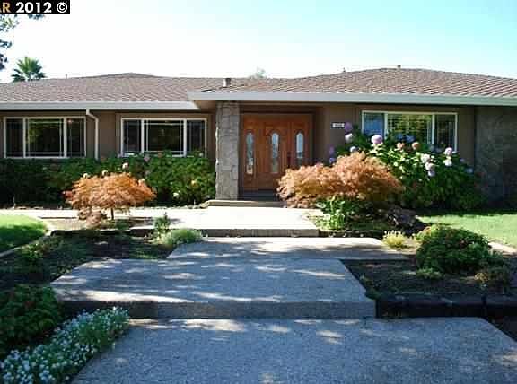 2nd image of 850 Ridge Dr