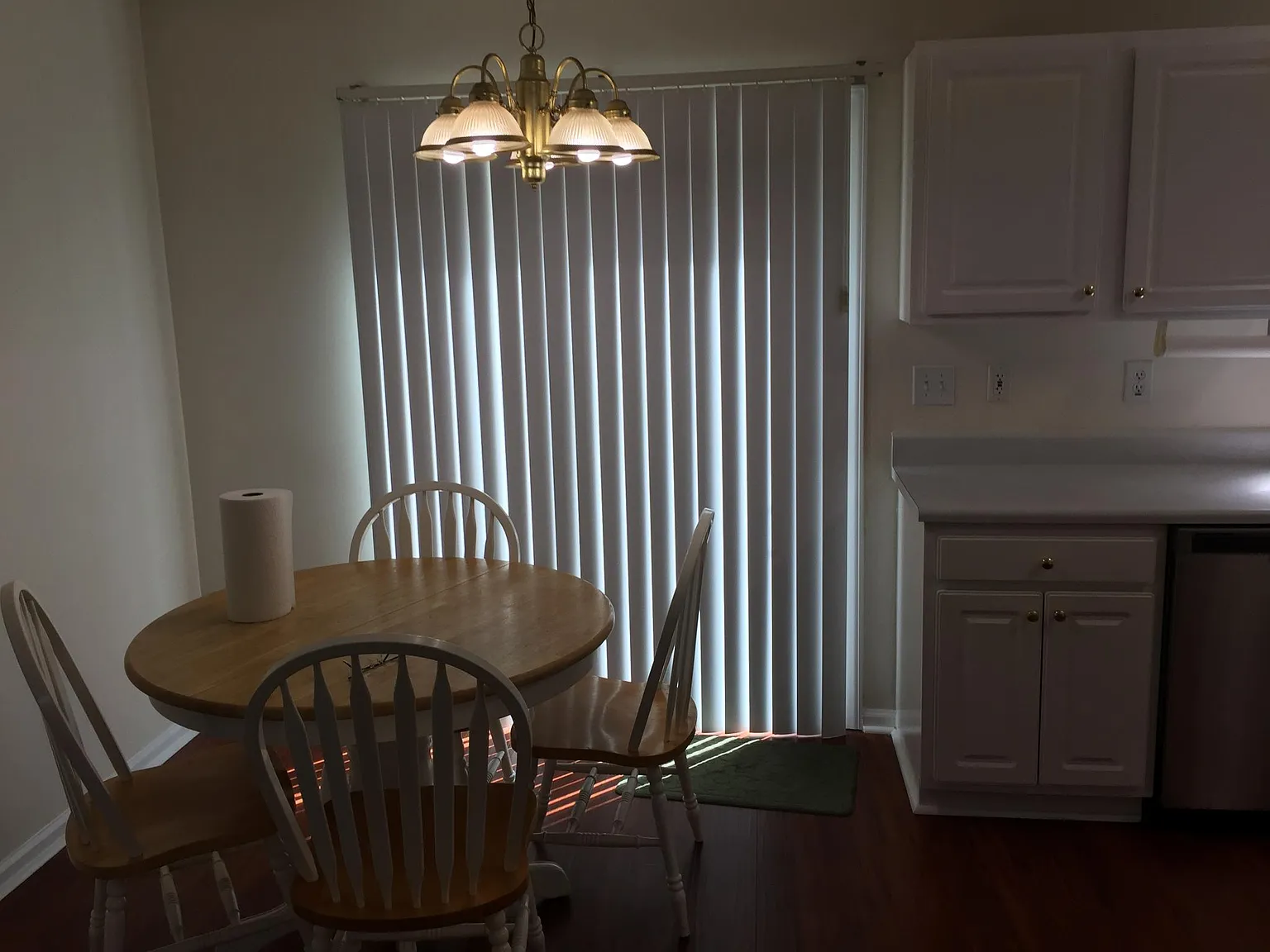 4 bed, 2.5 bath, 1662 sqft, $2,100 — Photo 3