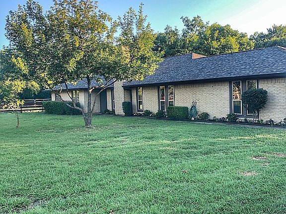 2nd image of 3503 Woodcreek Cir