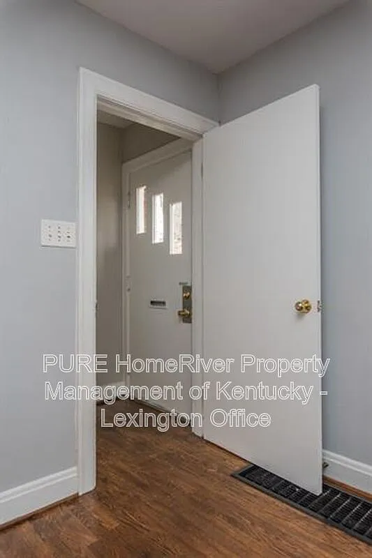 3 bed, 1.0 bath, 1344 sqft, $1,550 — Photo 4