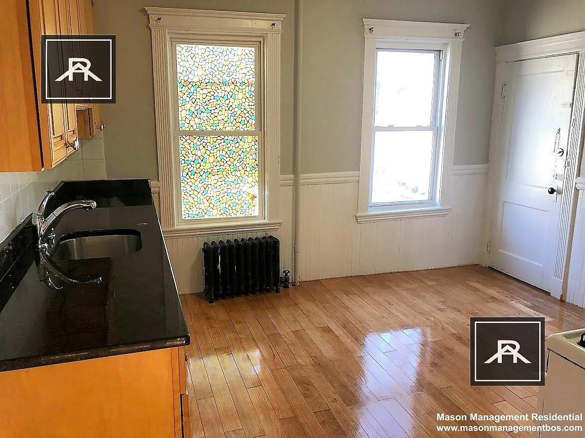 3 bed, 1.0 bath, $3,100 — Photo 2
