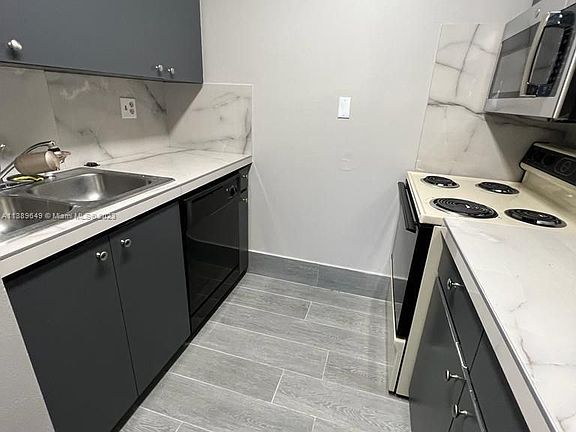 4th image of 4279 NW 89th Ave APT 103