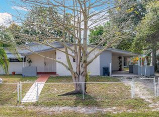 6610 Roosevelt St, Hollywood, FL 33024