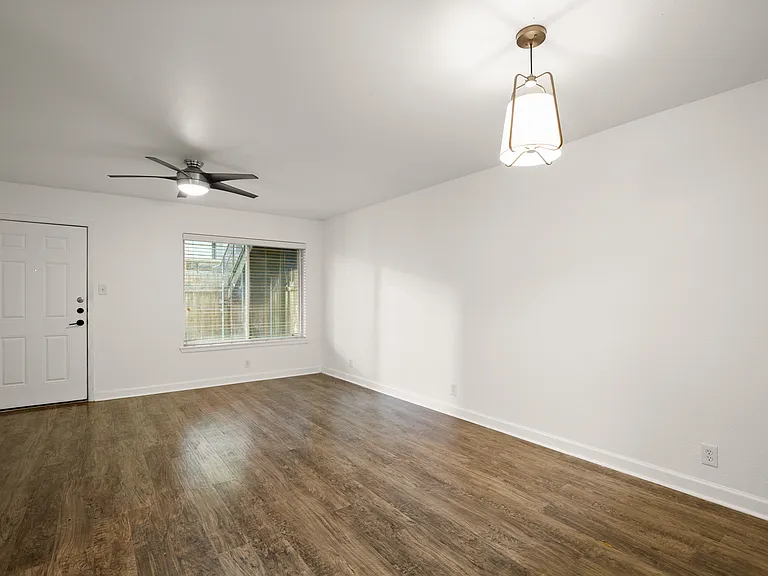 2020 S Congress Ave #A2102 — Photo 4