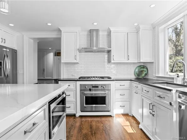 22 W Rocks Rd, Norwalk, CT 06851