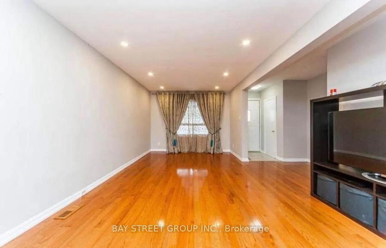 3 bed, $3,100 — Photo 2