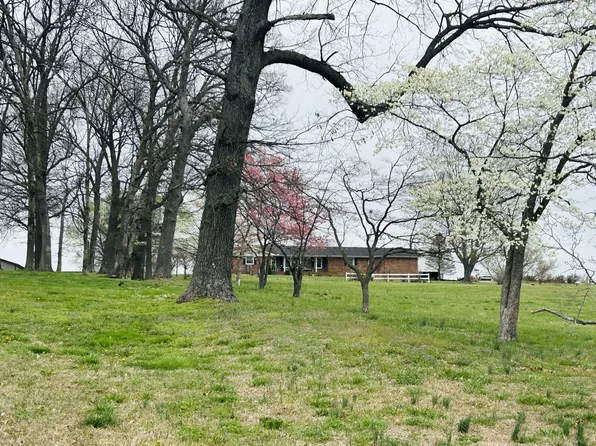 5843 Highway 41 N, Cedar Hill, TN 37032